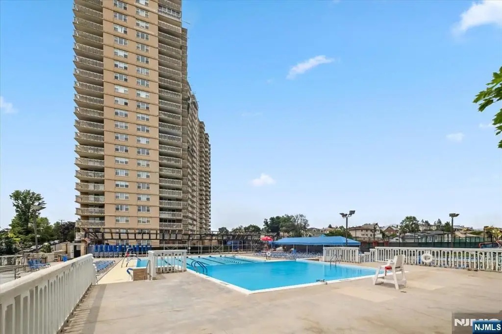 555 North Avenue 23C, Fort Lee, NJ 07024 - Image #1