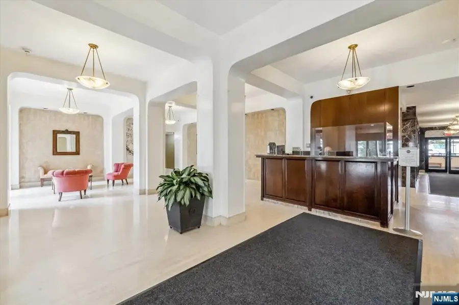 555 North Avenue 23C, Fort Lee, NJ 07024 - Image #3