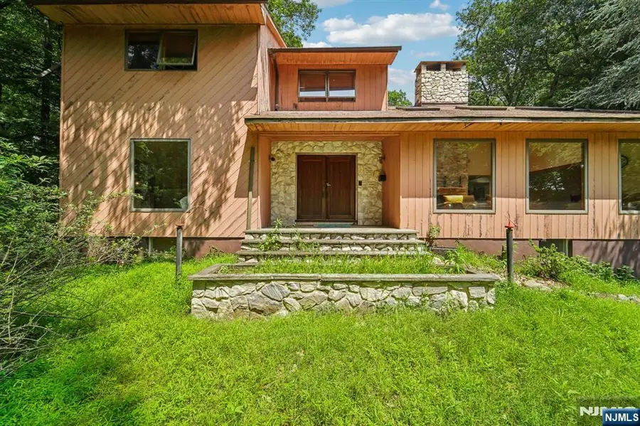 724 Tall Oaks Court, Franklin Lakes, NJ 07417 - Image #3