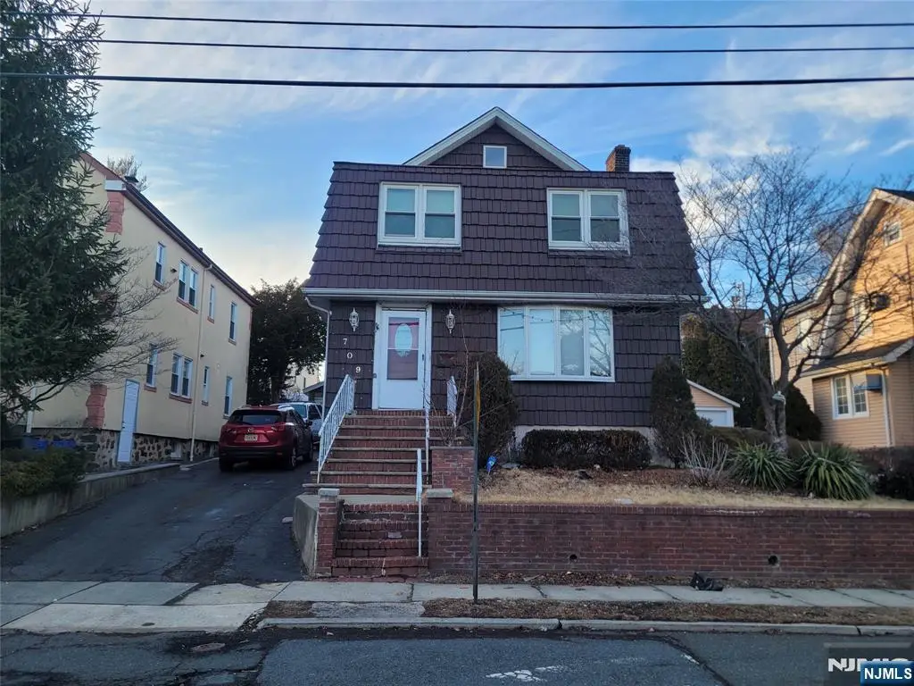 709 Kingsland Avenue, Ridgefield, NJ 07657 - Image #1