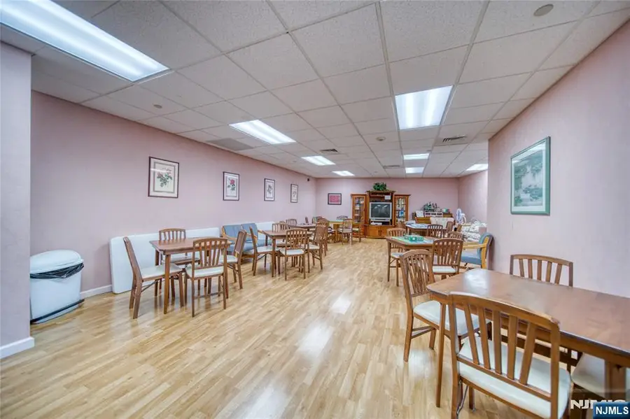 189 Forest Avenue 409, Paramus, NJ 07652 - Image #3