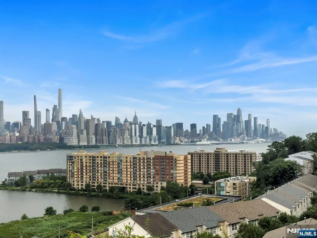 8450 Boulevard E 1E, North Bergen, NJ 07047 - Image #1