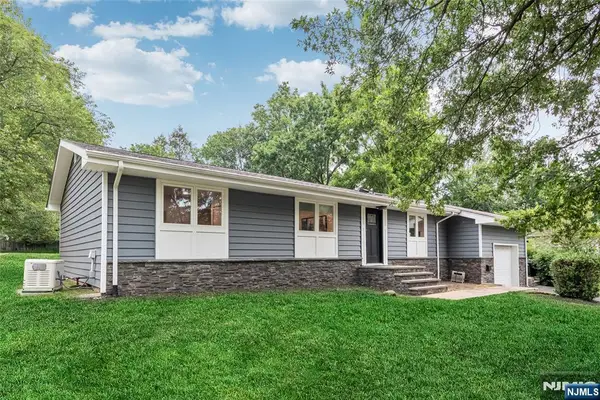 137 Elmwood Place, Wyckoff, NJ 07481