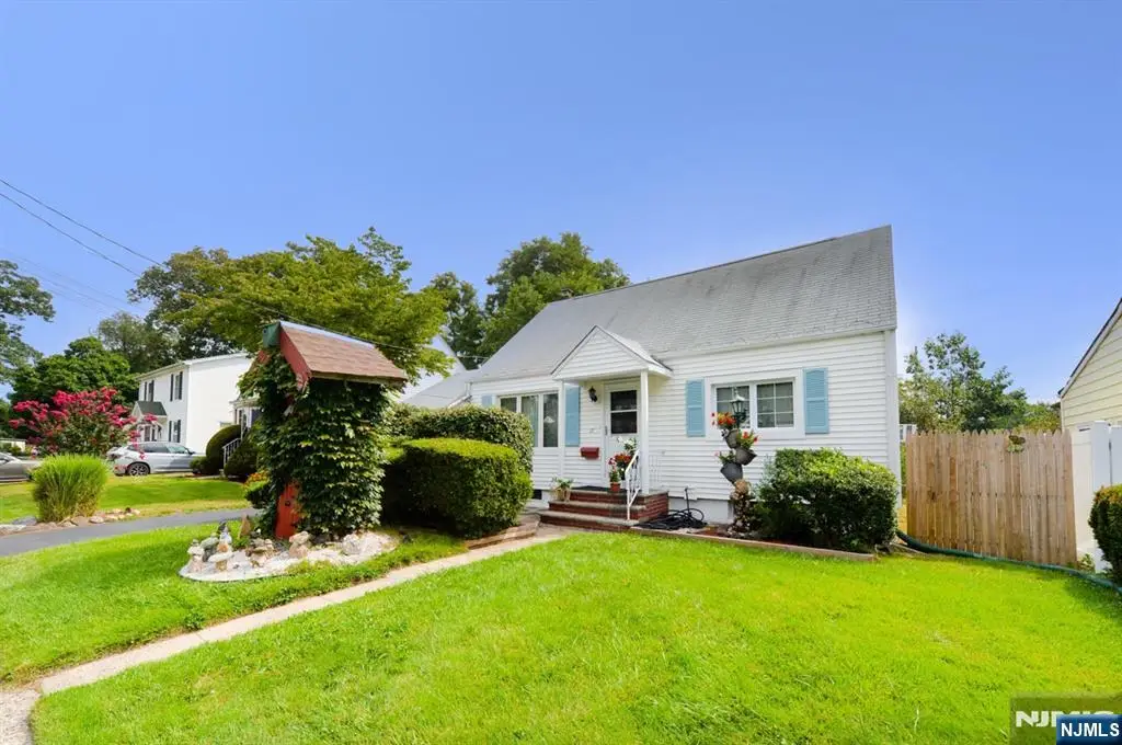 17 S Paula Drive, Bergenfield, NJ 07621 - Image #1