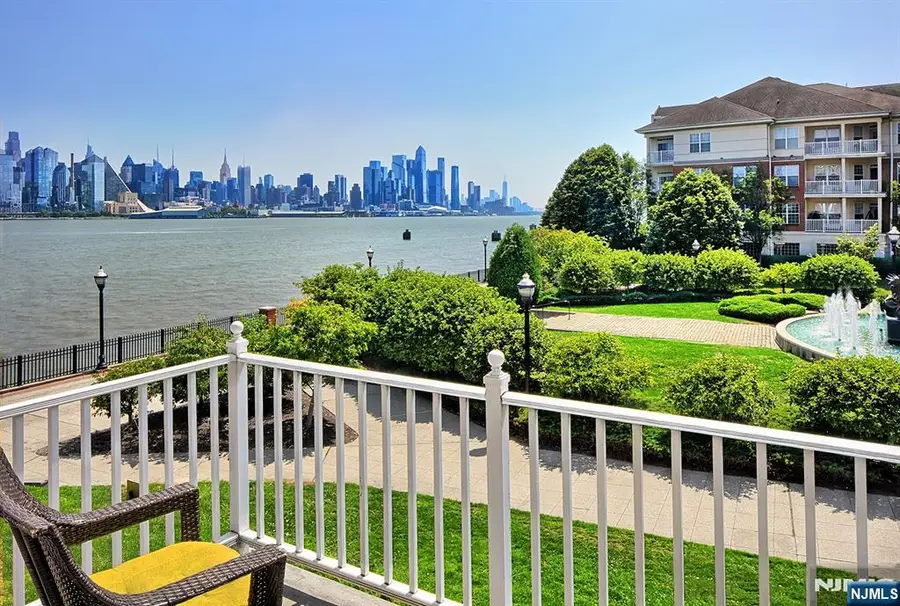 406 Newburgh Court, West New York, NJ 07093 - Image #2