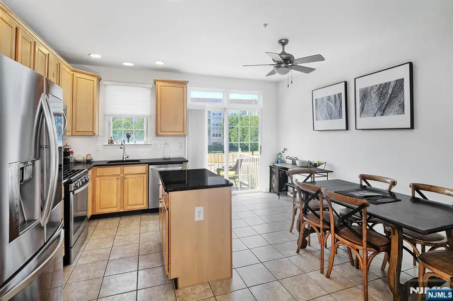 406 Newburgh Court, West New York, NJ 07093 - Image #3