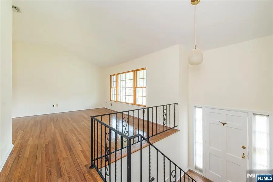 11 Kimberly Place, Wayne, NJ 07470 - Image #3