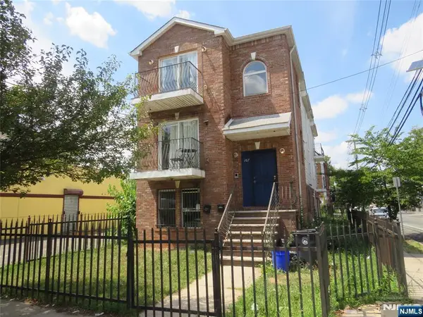 267 9th Street, Newark, NJ 07103