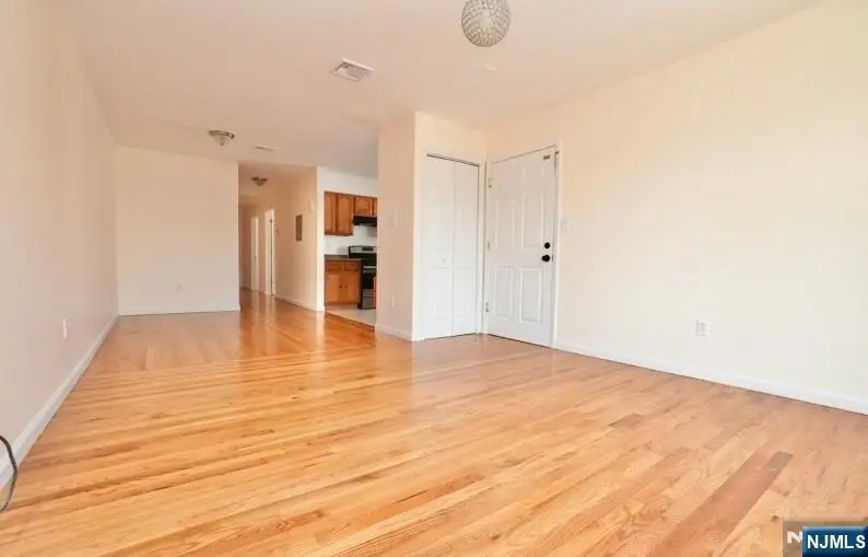 22 Wakeman Avenue, Newark, NJ 07104 - Image #3