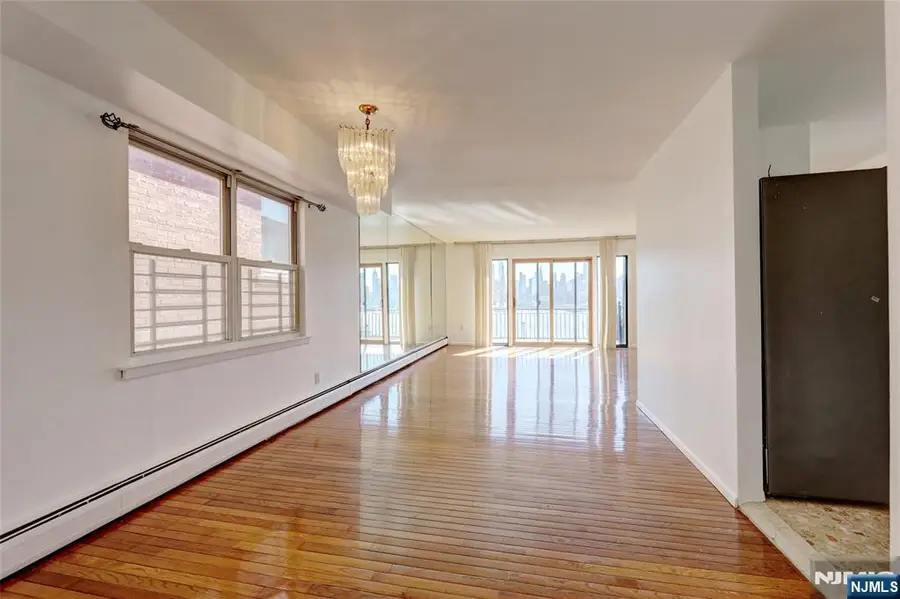 1021 JFK Blvd E, Weehawken, NJ 07086 - Image #3