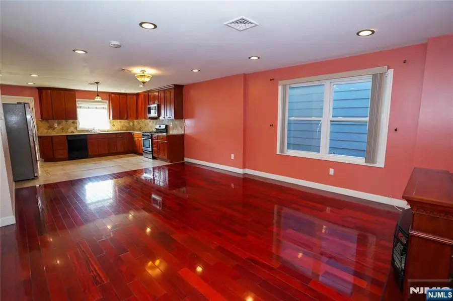 341 Highland Avenue, Clifton, NJ 07011 - Image #3