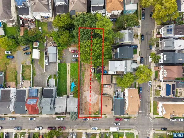 39 Grand, Newark, NJ 07106