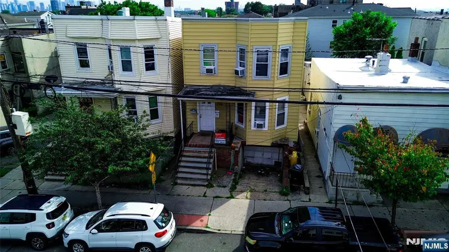 398 Cliff Street, Fairview, NJ 07022 - Image #2