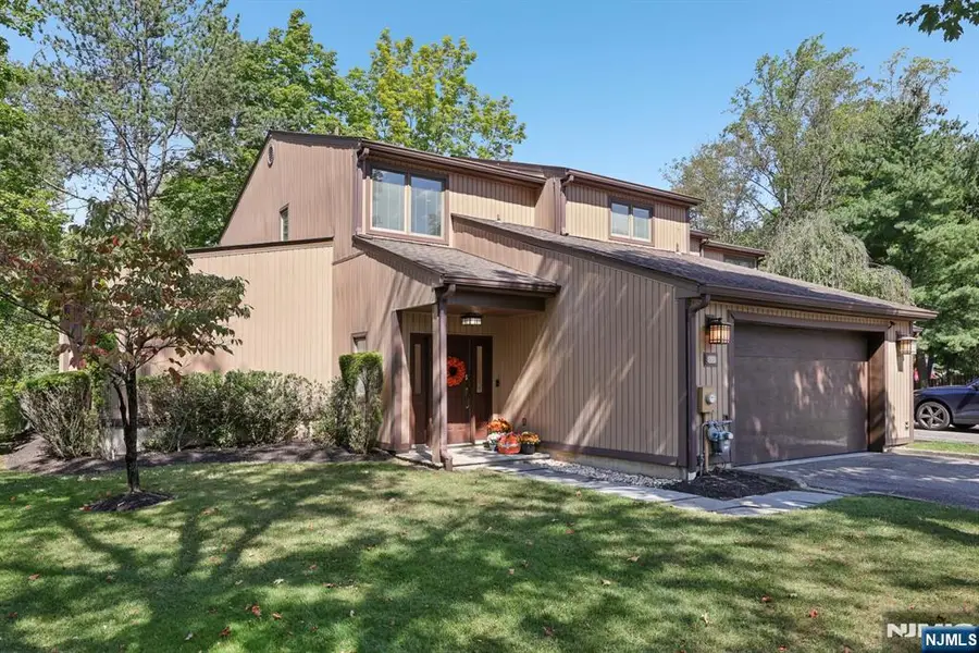 53 Ponds Circle, Wayne, NJ 07470 - Image #2