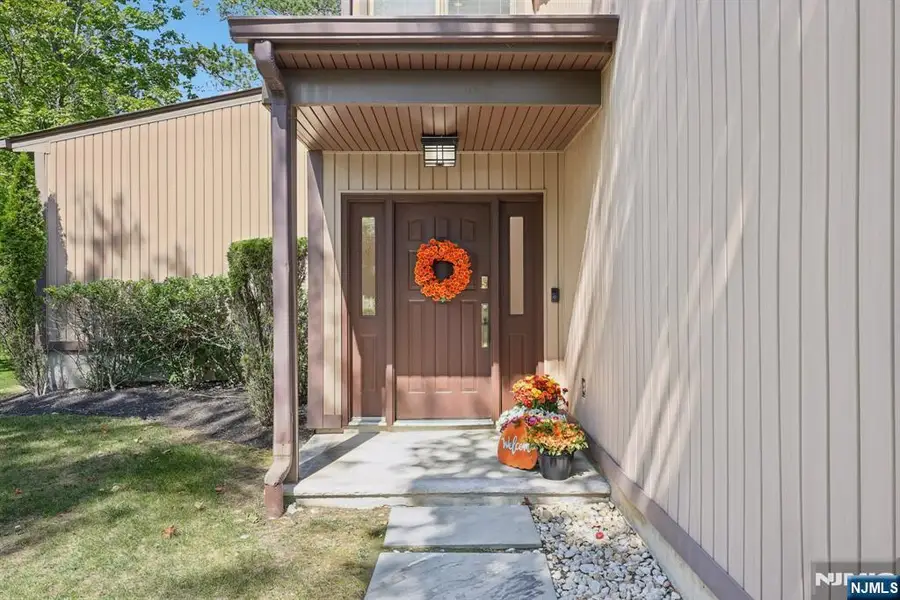 53 Ponds Circle, Wayne, NJ 07470 - Image #3