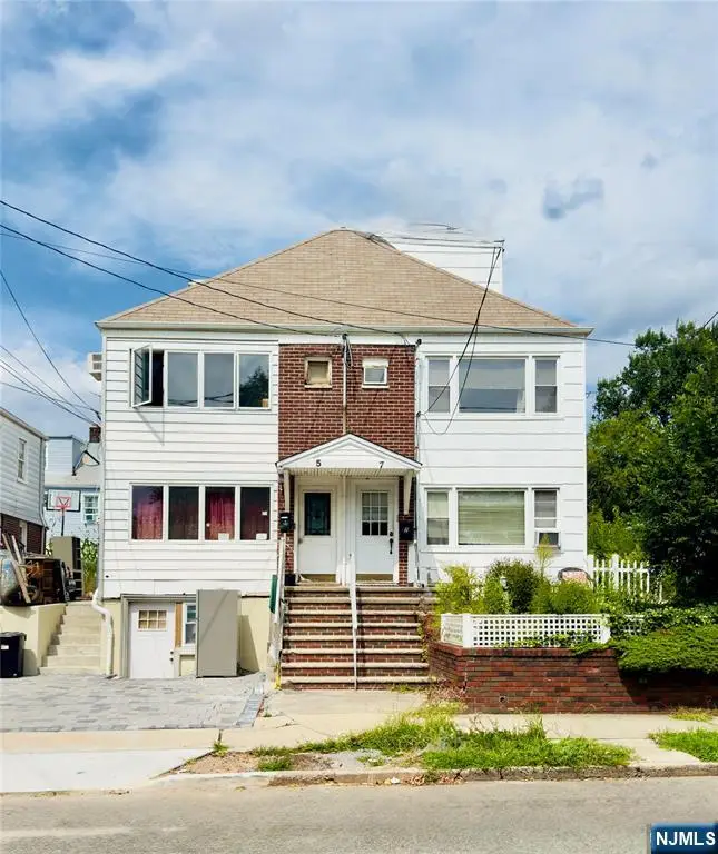 7 E 1st, Bayonne, NJ 07002 - Image #1