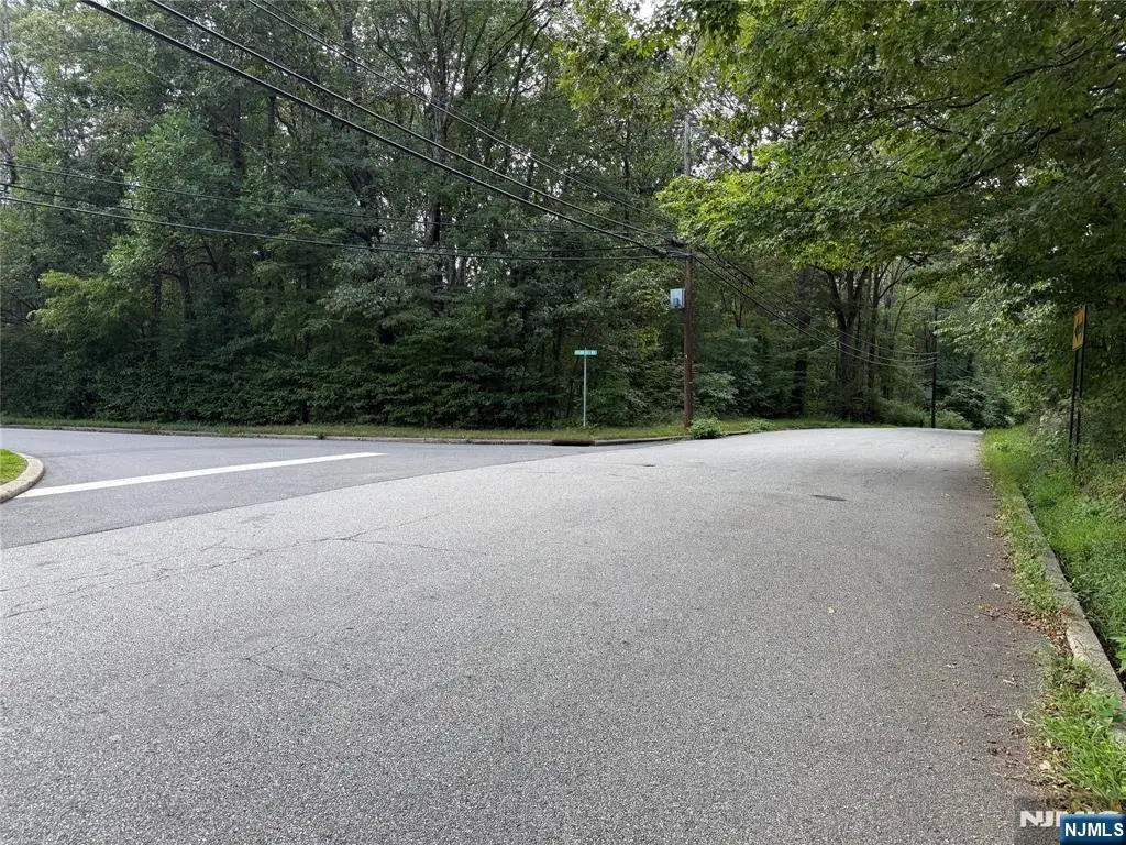 15 Saw Mill Road, Kinnelon, NJ 07405 - Image #1