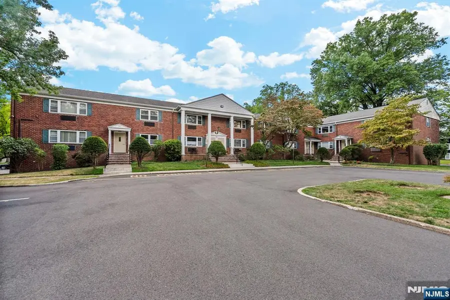 54 Westervelt Avenue B, Tenafly, NJ 07670 - Image #2