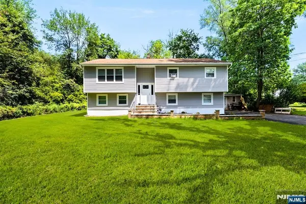 140 De Hart Street, Lincoln Park Borough, NJ 07035