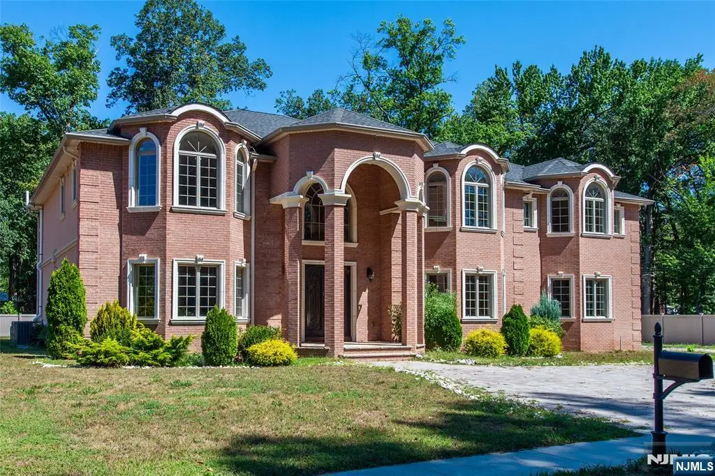 1 Sipporta Lane, Paramus, NJ 07652 - Image #1