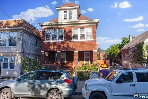 102 10th, Passaic, NJ 07055
