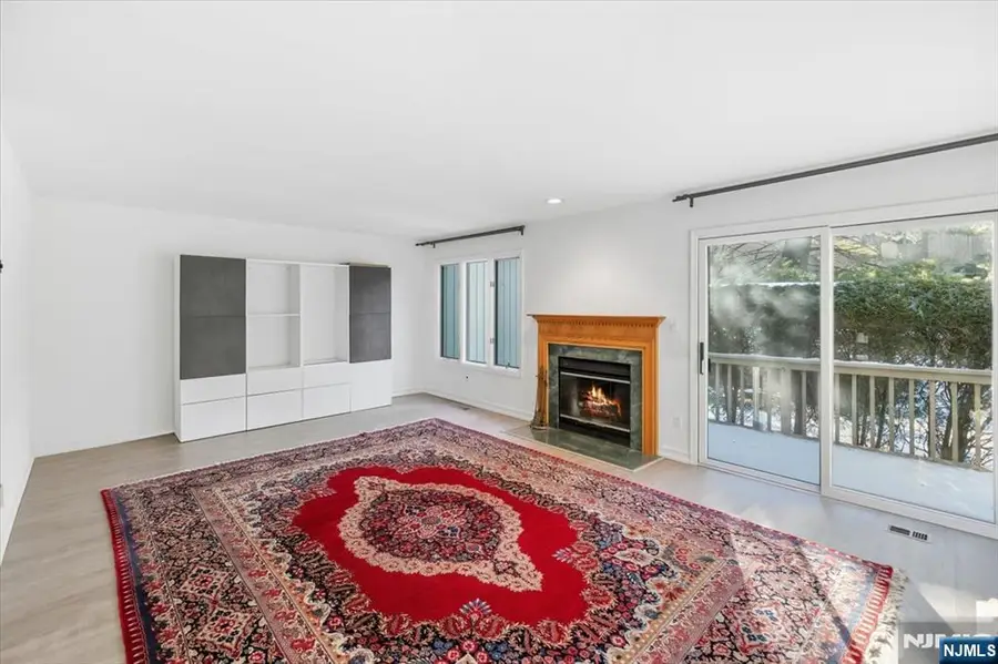 580 Laramie Lane, Mahwah, NJ 07430 - Image #2