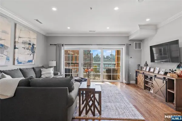 22 Ave At Port Imperial 417, West New York, NJ 07093