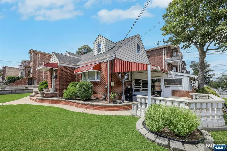345 Roff Avenue, Palisades Park, NJ 07650 - Image #2