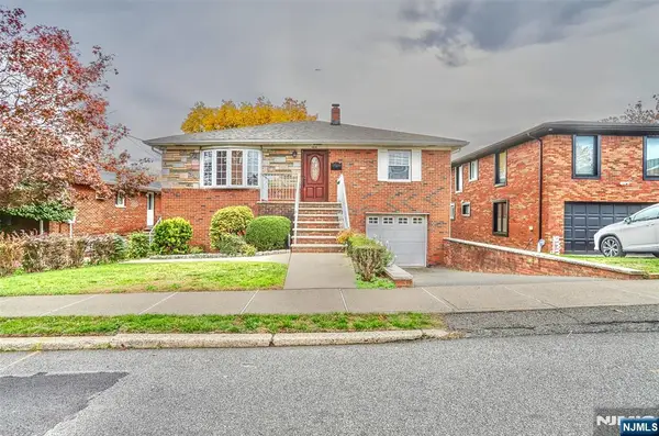 1106 Keswick Place, Fort Lee, NJ 07024