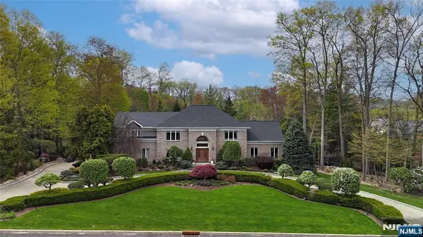 26 Hampshire Road, Mahwah, NJ 07430