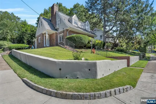 665 Northumberland Road, Teaneck, NJ 07666