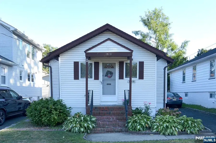 25-10 Berdan Avenue, Fair Lawn, NJ 07410 - Image #2