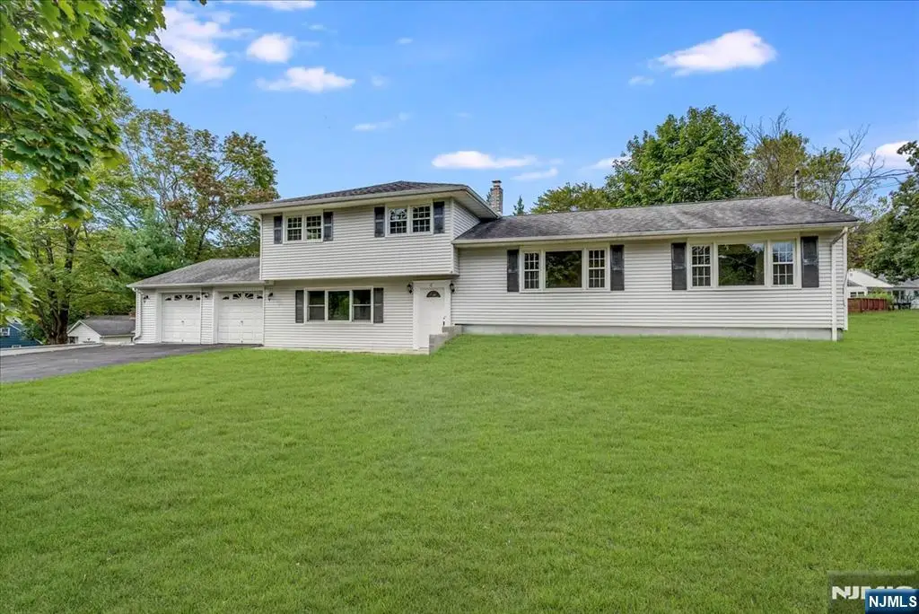 6 Golf Course Road, Succasunna, NJ 07876 - Image #1