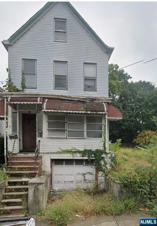 423 Highland Avenue, Passaic, NJ 07055