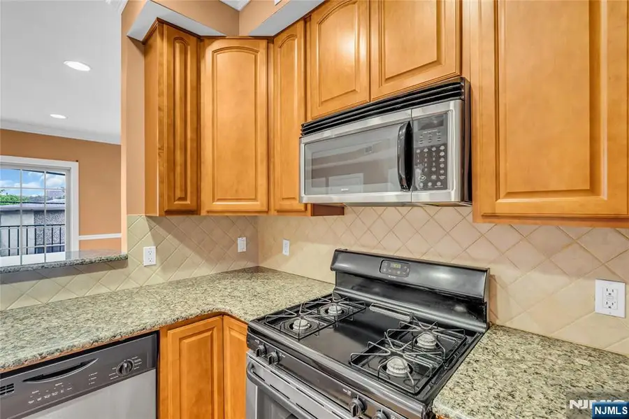 30 Austin Street 301, Newark, NJ 07114 - Image #3