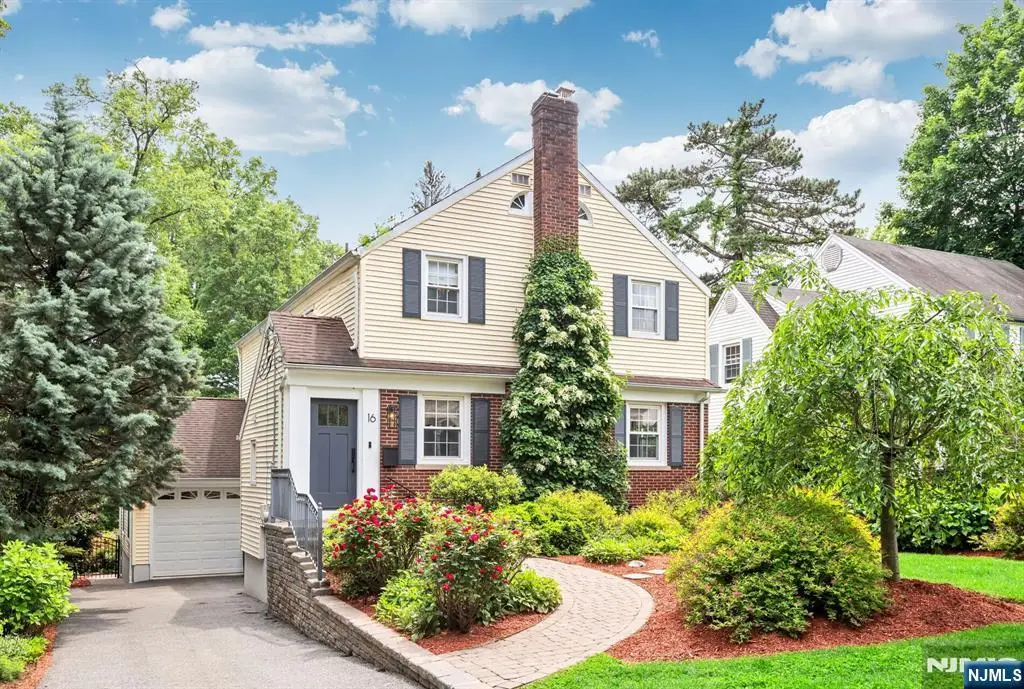 16 Highwood Terrace, Glen Rock, NJ 07452 - Image #1