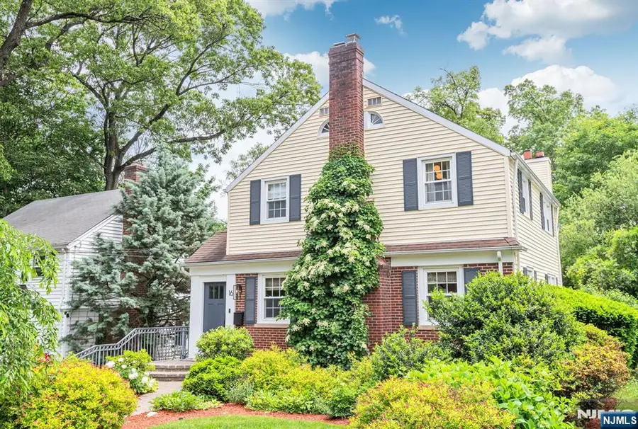 16 Highwood Terrace, Glen Rock, NJ 07452 - Image #2