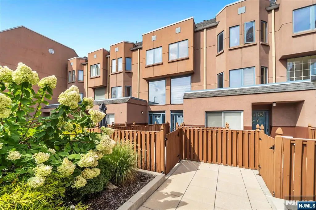 309 Hancock Court M309, Edgewater, NJ 07020 - Image #1