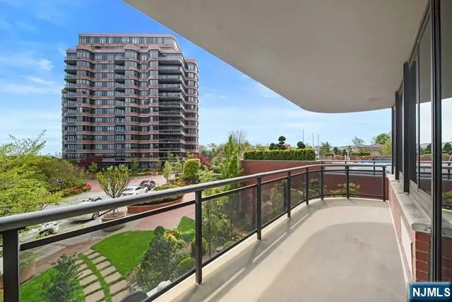 100 Carlyle Drive 5DN, Cliffside Park, NJ 07010 - Image #3