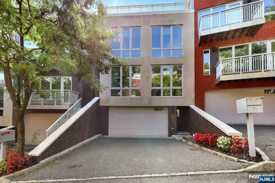 22 Vela Way, Edgewater, NJ 07020 - #2