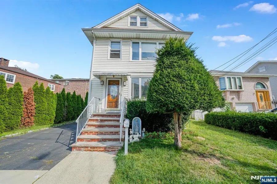 768 Florence Place, Cliffside Park, NJ 07010 - Image #2