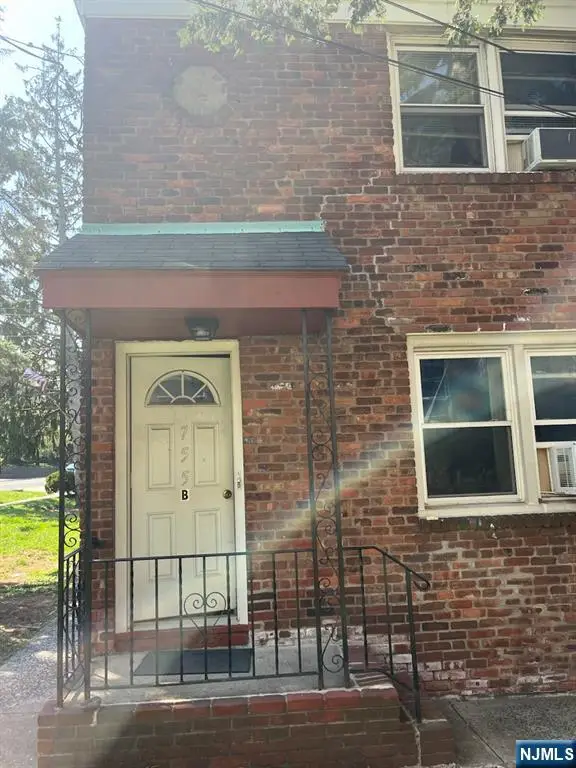 755 Broad Avenue B, Ridgefield, NJ 07657