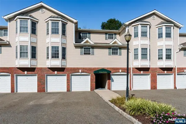 30 Federal Hill Road 17, Pompton Lakes, NJ 07442