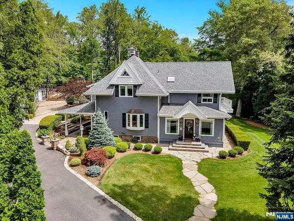 1 West Shore Road, Bloomingdale, NJ 07403