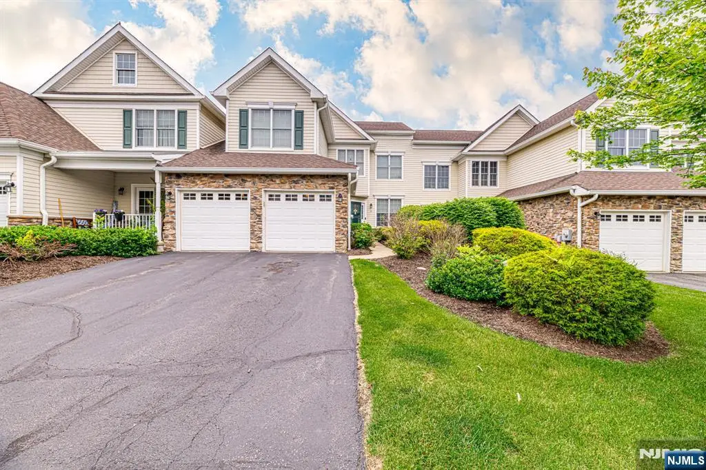 19 Briar Court, Hamburg, NJ 07419 - Image #1