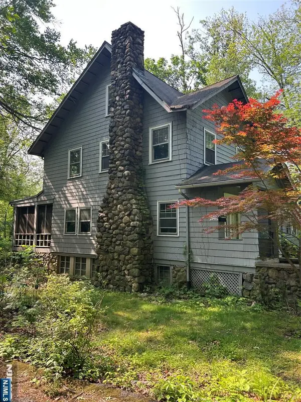 44 Hanover Road, Mountain Lakes Boro, NJ 07046