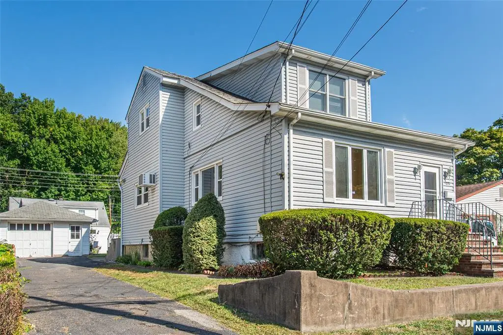 271 Falmouth Avenue, Elmwood Park, NJ 07407 - Image #1
