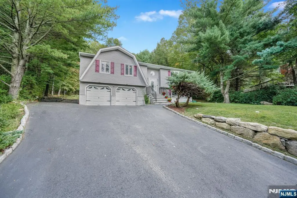 18 Juniper Terrace, Ringwood, NJ 07456 - Image #1