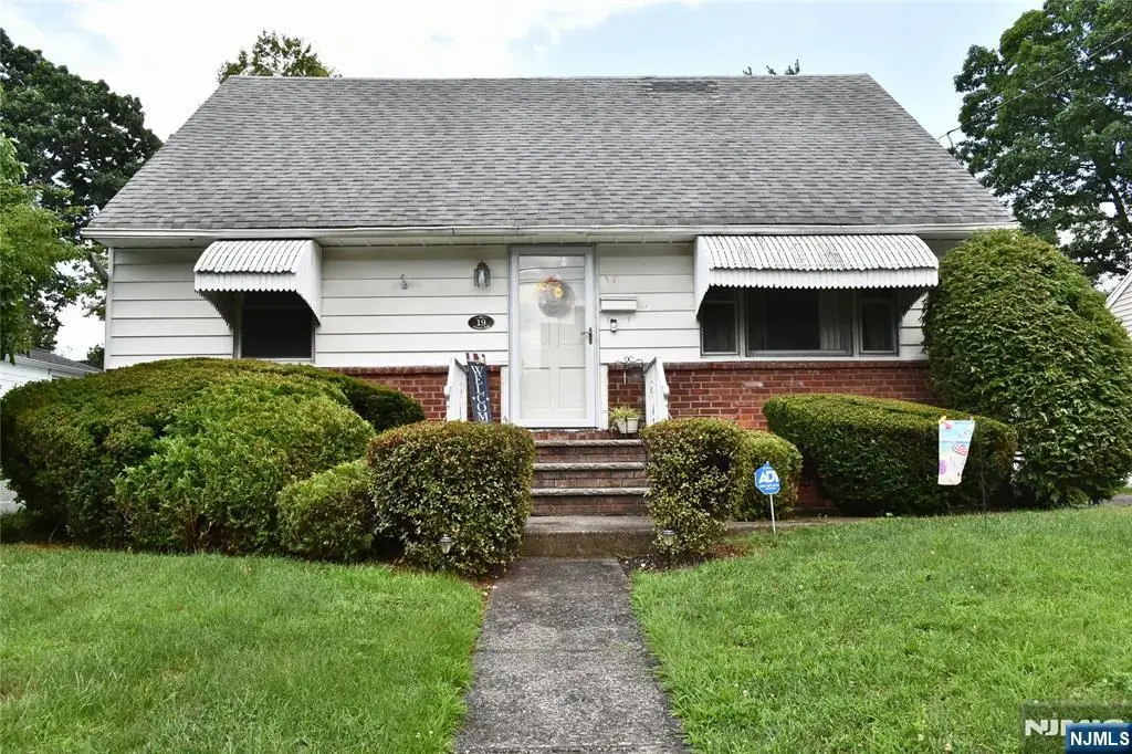 19 Florence Place, Elmwood Park, NJ 07407 - Image #1