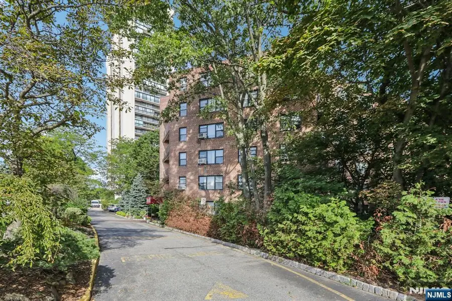 1450 Palisade Avenue 5J, Fort Lee, NJ 07024 - Image #3